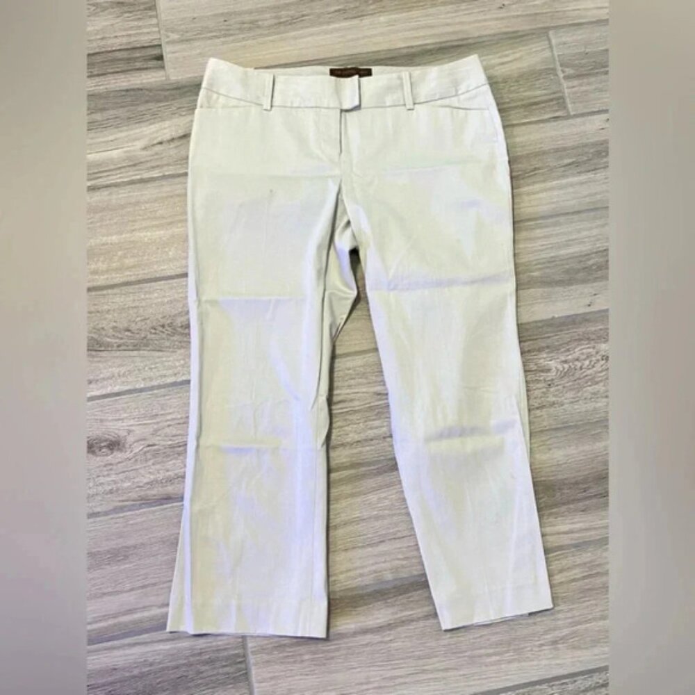 Gently Worn Limited Cream Capri Pants